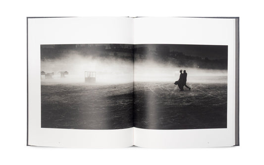 Lorenzo Tugnoli signing at [PARENTESI] BOOK FAIR